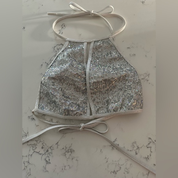 Key hole sequin top - Picture 1 of 3